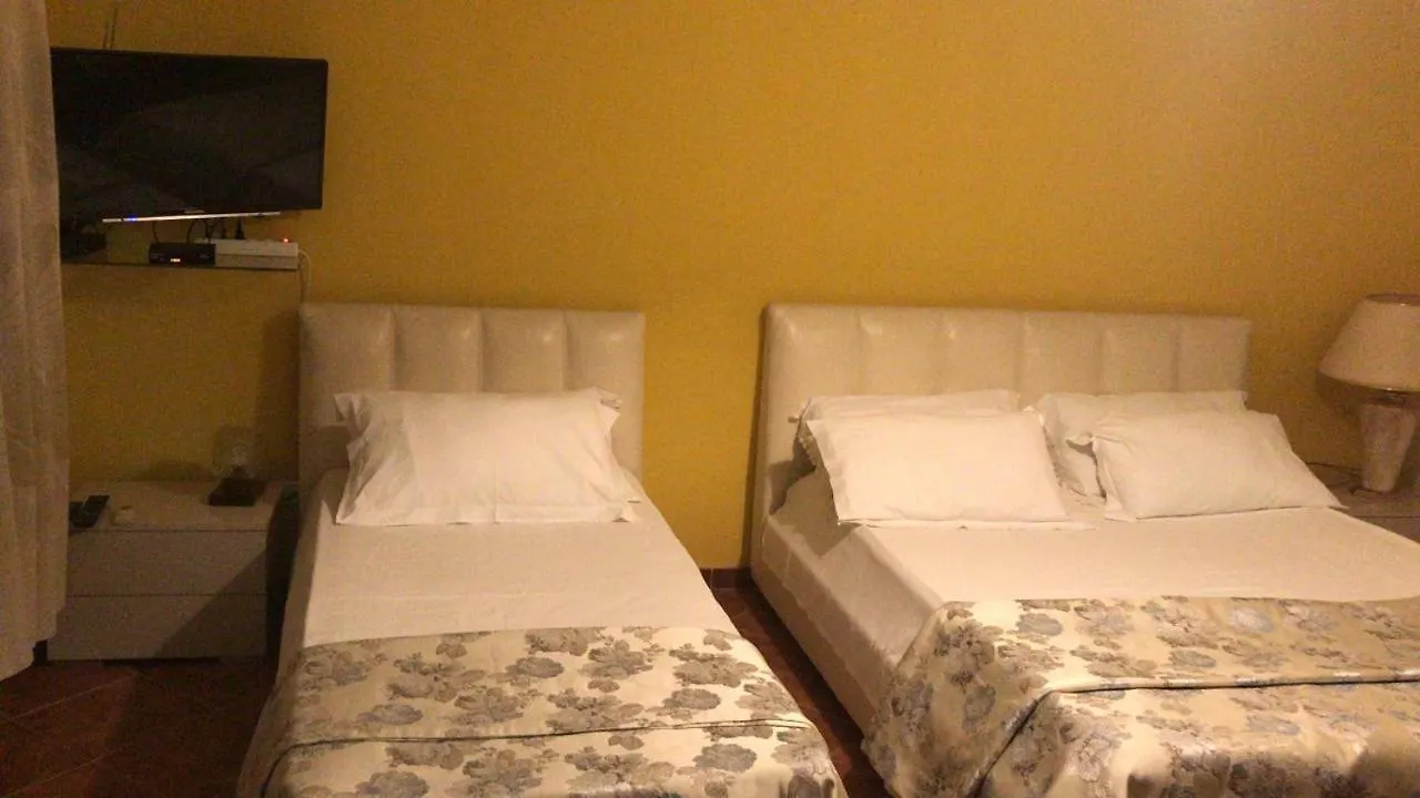 Yellow Room Durres 0*,  Albania