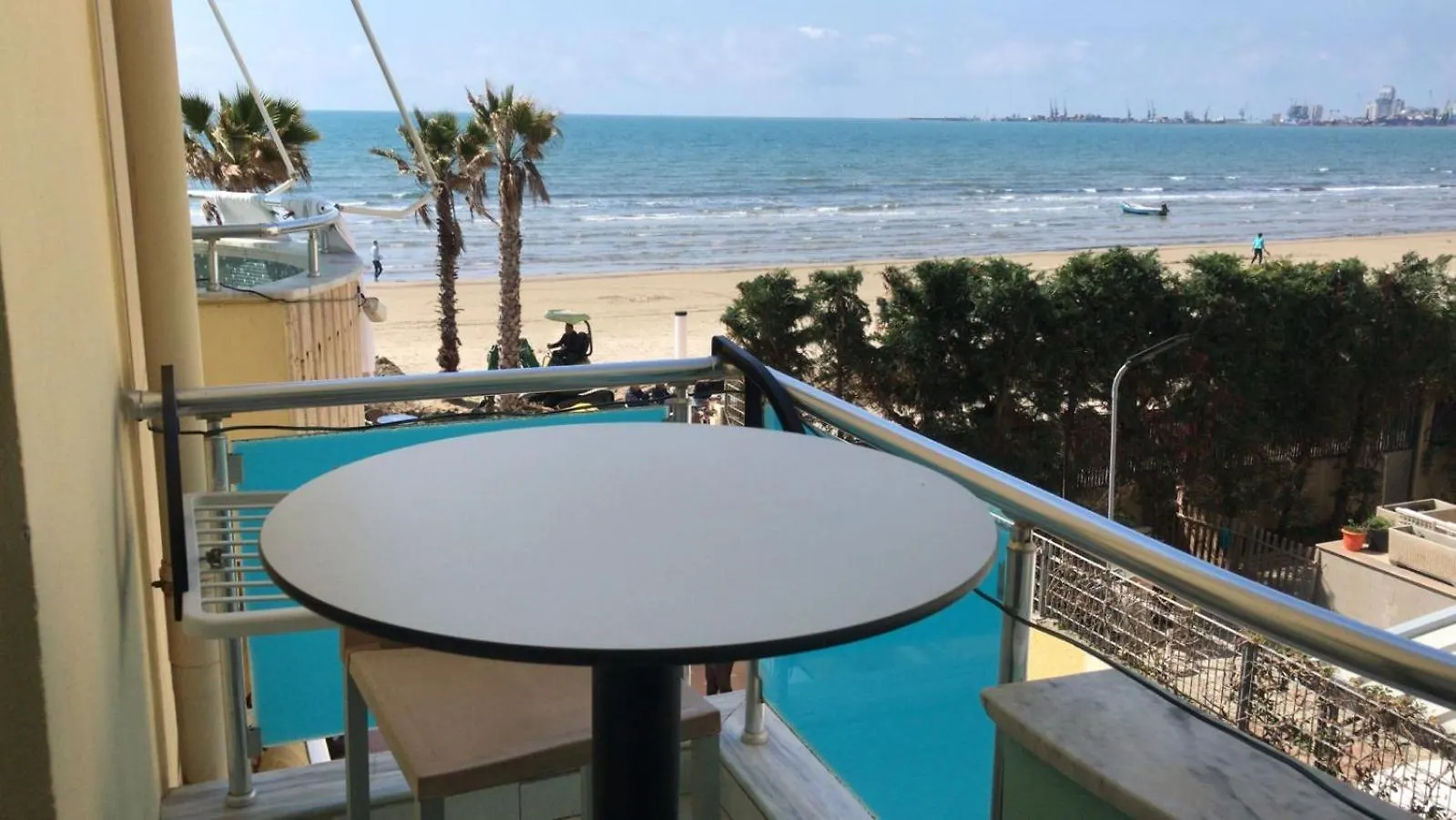Apartment Yellow Room Durres